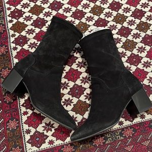 EUC Aquatalia Carrie Suede Black Heeled Bootie